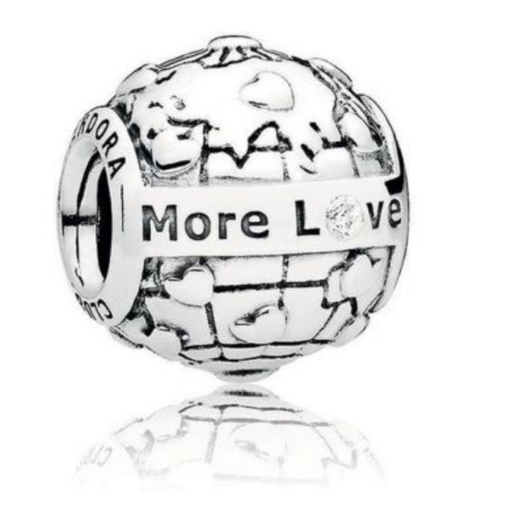 Pandora 2018 Club Charm with Diamond